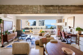 Stylish, secure and central 2 bedroom appartment with sea view!